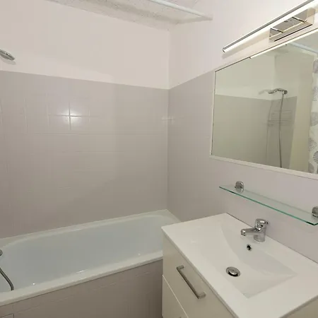 Au Lavandou, 4 Pers, Clim, Parking, Wifi - Fr-1-803-5 * Ле-Лаванду